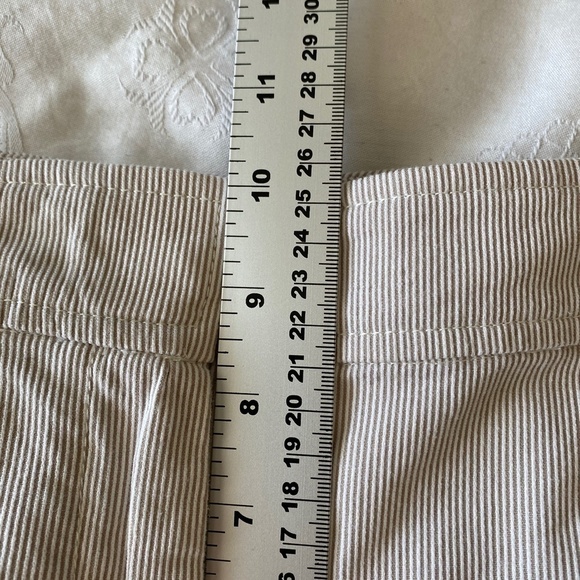 Ann Taylor Women's‎ Cream Pinstriped Wide Leg Walking Long Shorts Size 14 - Picture 5 of 9
